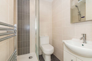 Ensuite- click for photo gallery